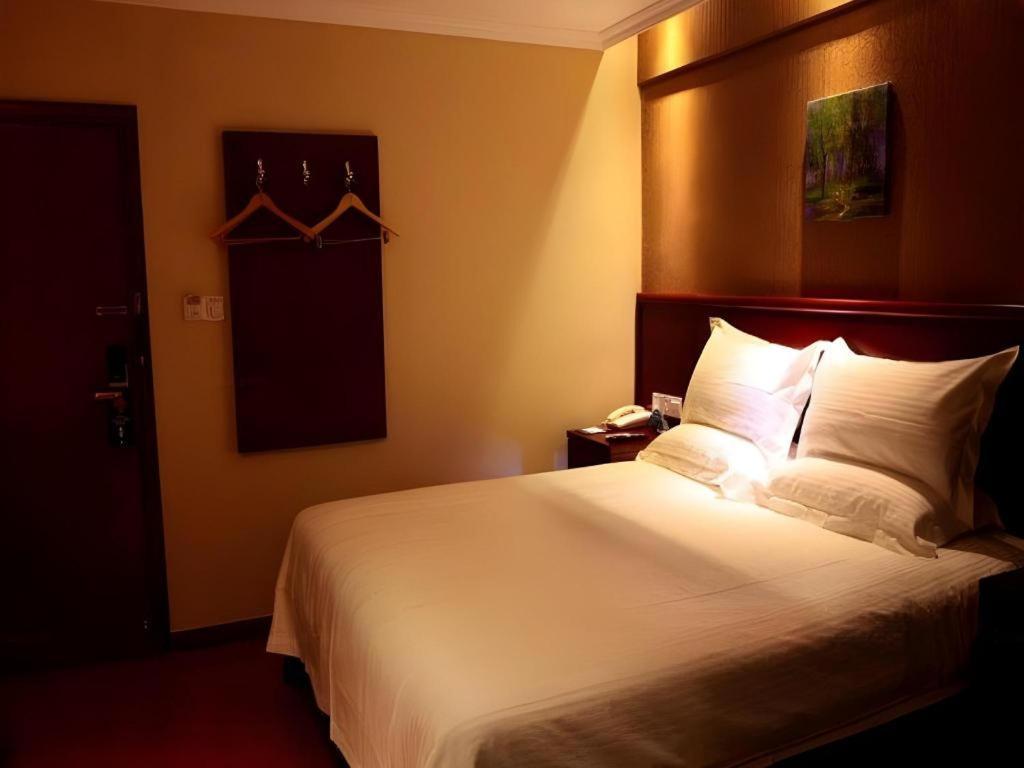 Greentree Inn Xi'An Bell And Drum Tower Food Street Ancient City Wall Ximen Express Hotel Extérieur photo